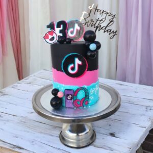 Tiktok cake